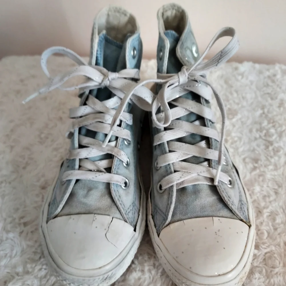 Converse All stars Blue Sparkly Sneakers Youth size 2 Play Time Girly Everyday